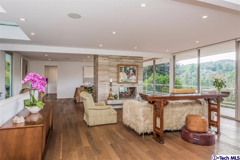 333 Manford Way Pasadena, CA 91105 - Photo 10 of 60 a living room with furniture and a large window