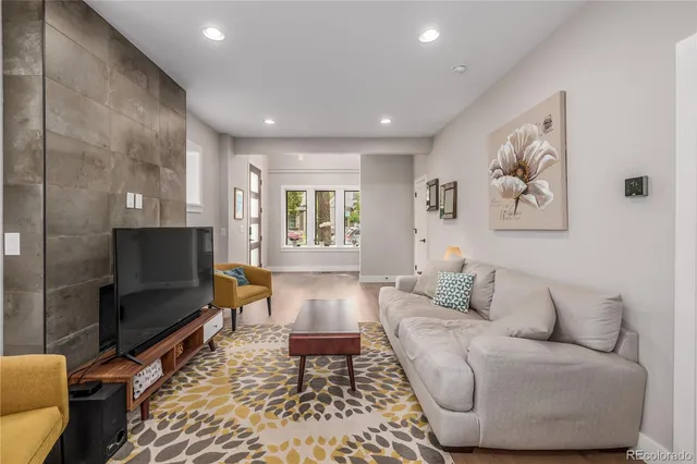 $4,500 | 1468 South Washington Street, Denver, CO 80210