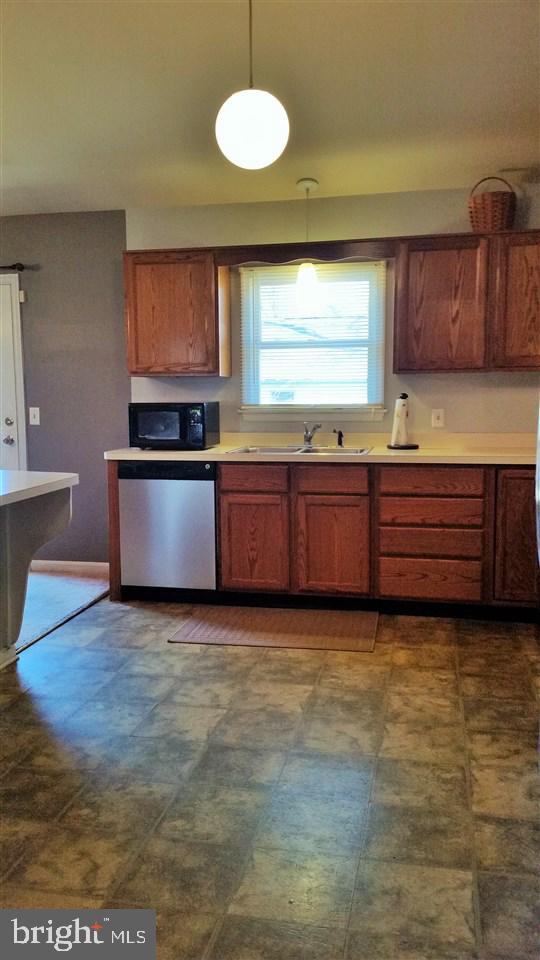 20 Boxwood Road Manchester, PA 17345 - Photo 3 of 23 Gallery Image 3