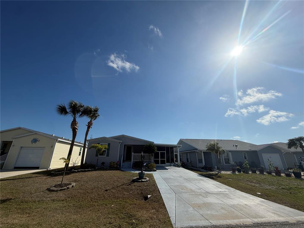 3530 Rossmere Road Port Charlotte, FL 33953 - Photo 3 of 32 a view of a room with gym equipment