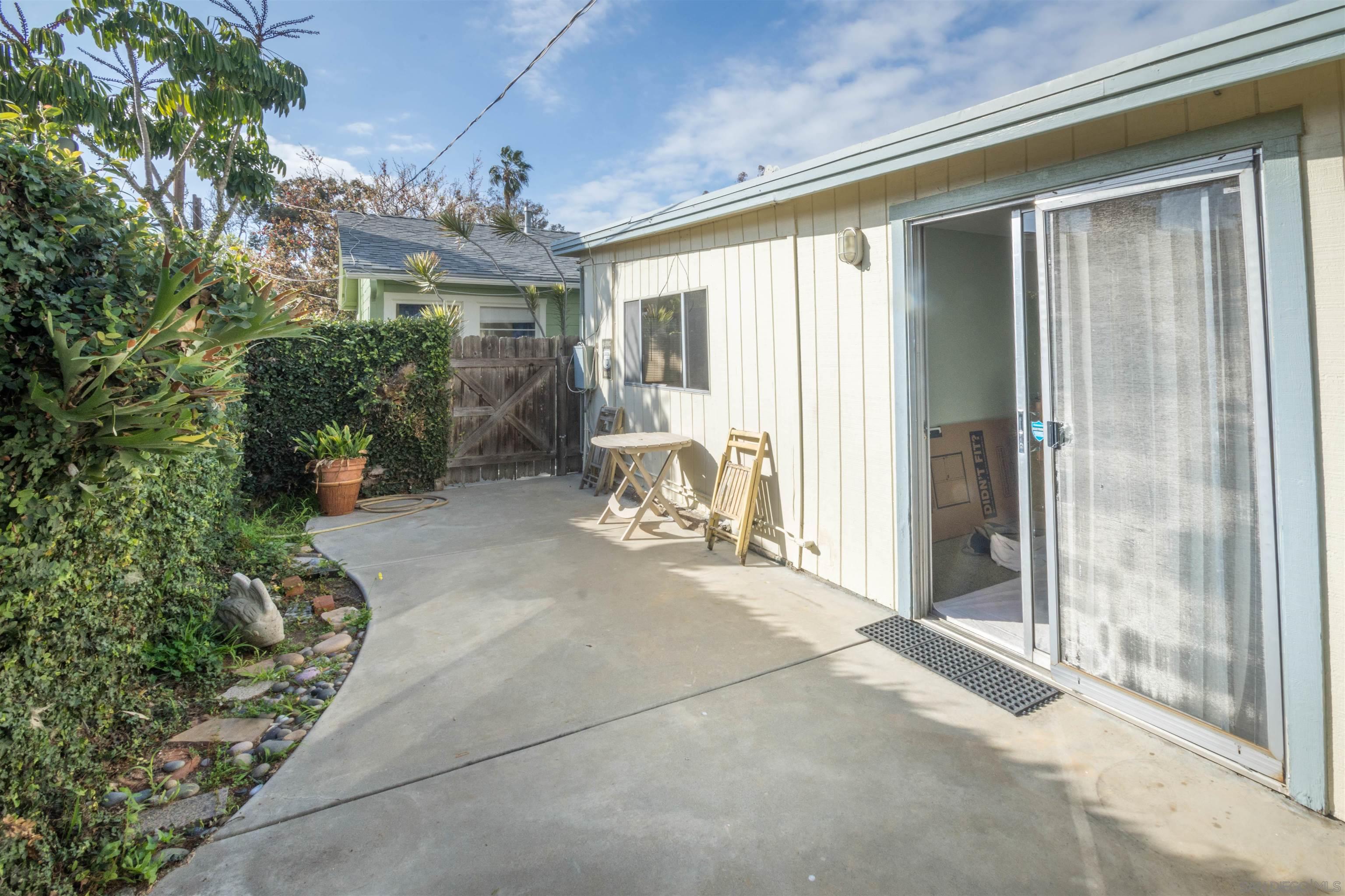 3218 Eureka Place, Unit B Carlsbad, CA 92008 - Photo 11 of 18 a entryway view with outdoor space