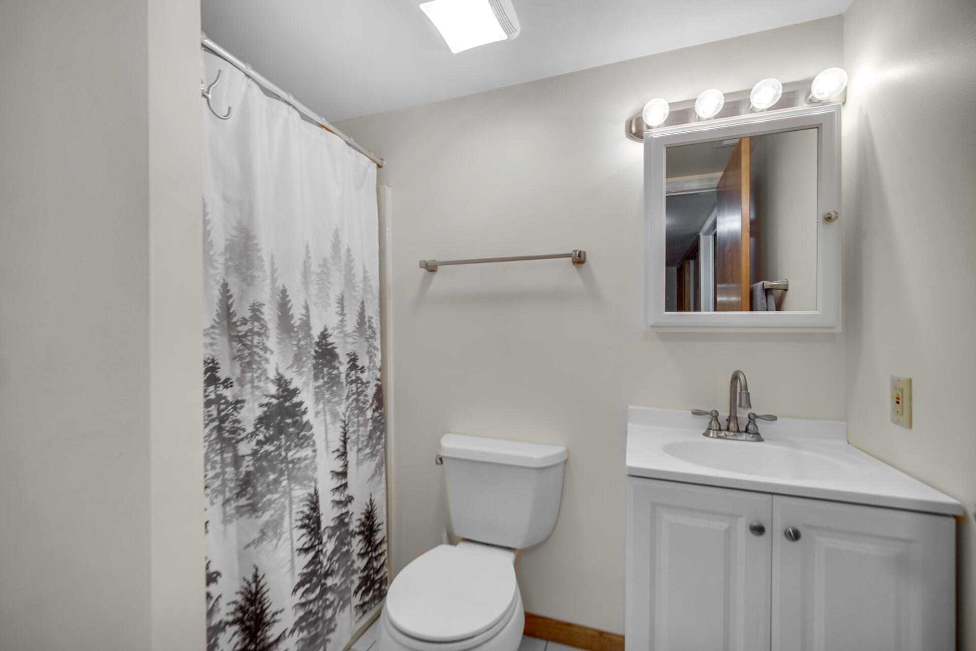 3603 Timberbridge Drive, Unit E Valparaiso, IN 46383 - Photo 13 of 21 1920x1280