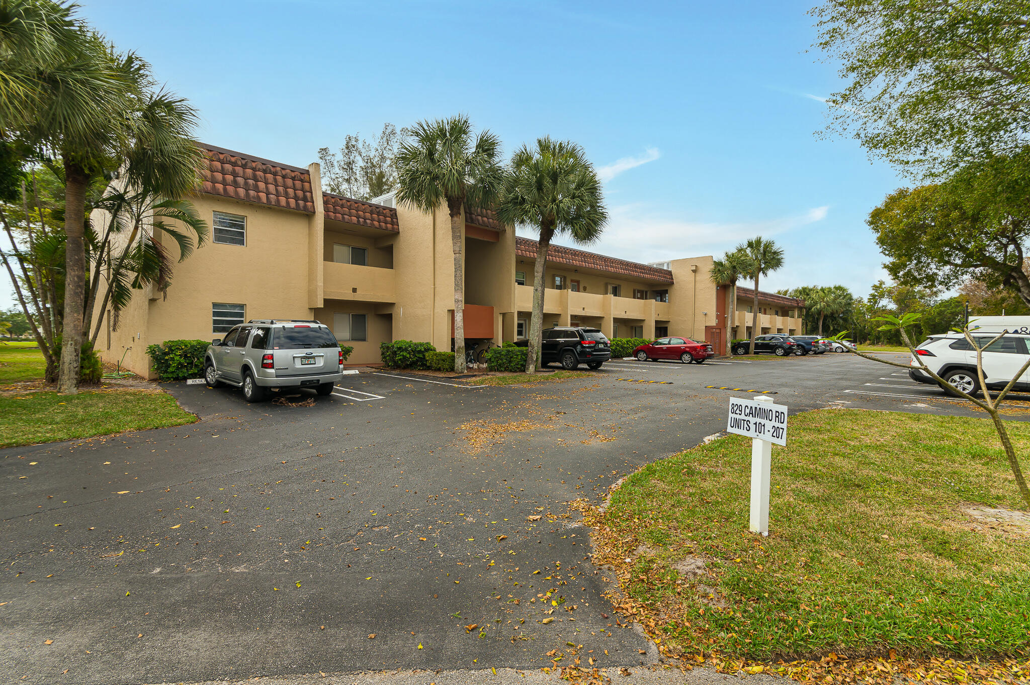 829 Camino Road, Unit 201CC Delray Beach, FL 33445 - Photo 1 of 18 photo-16