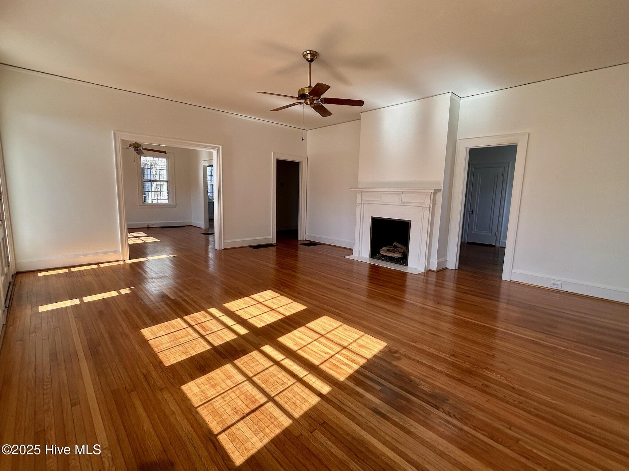 917 Fayetteville Road Rockingham, NC 28379 - Photo 3 of 35 living room
