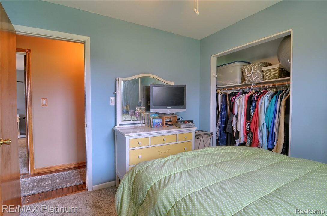 10352 Jennings Road Grand Blanc, MI 48439 - Photo 22 of 37 22-3rd Bedroom 2nd View.jpg
