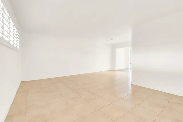 $225,000 | 32 Colonial Club Drive, Unit 203, Boynton Beach, FL 33435