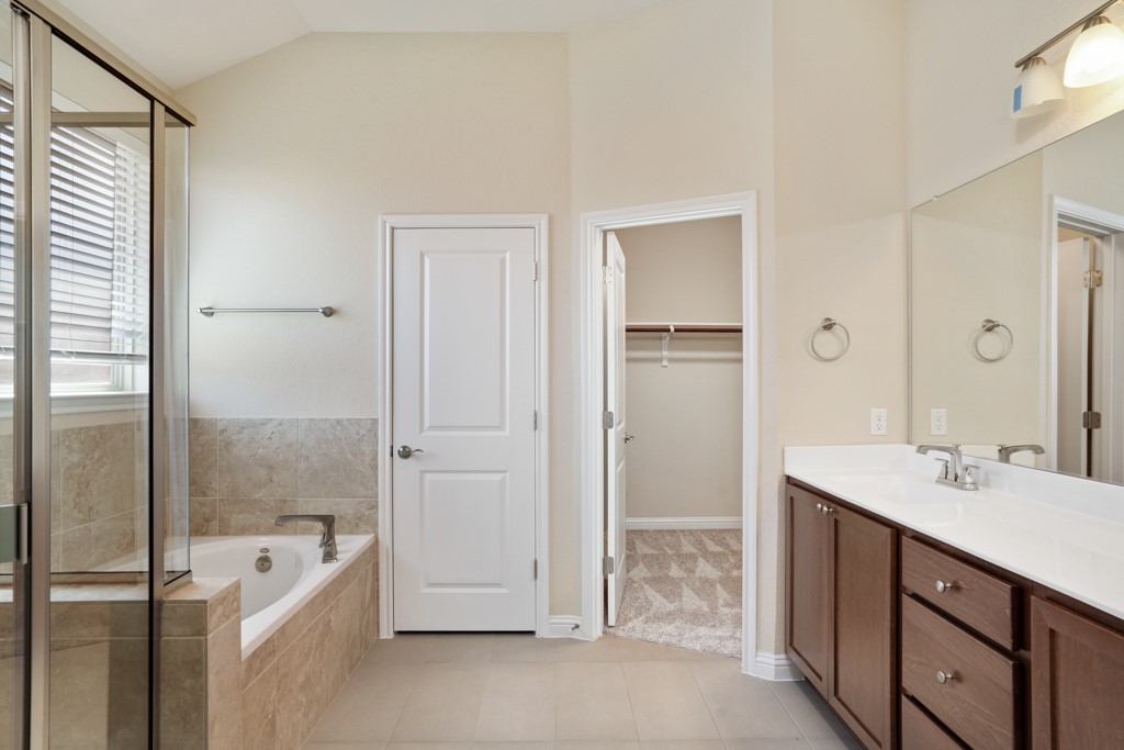 8202 Dampton Lane Austin, TX 78744 - Photo 14 of 25