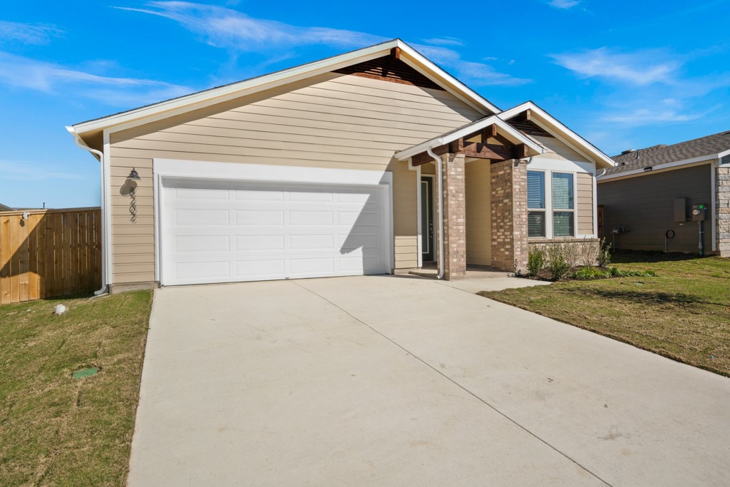 8202 Dampton Lane Austin, TX 78744 - Photo 2 of 25