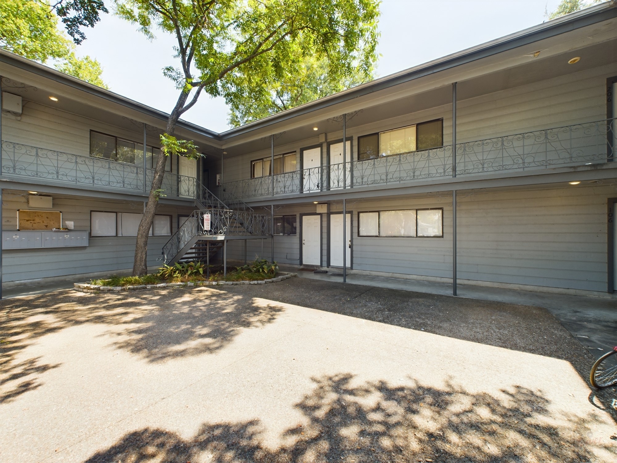 803 West 28th Street, Unit 206 Austin, TX 78705 - Photo 22 of 25 a front view of a house