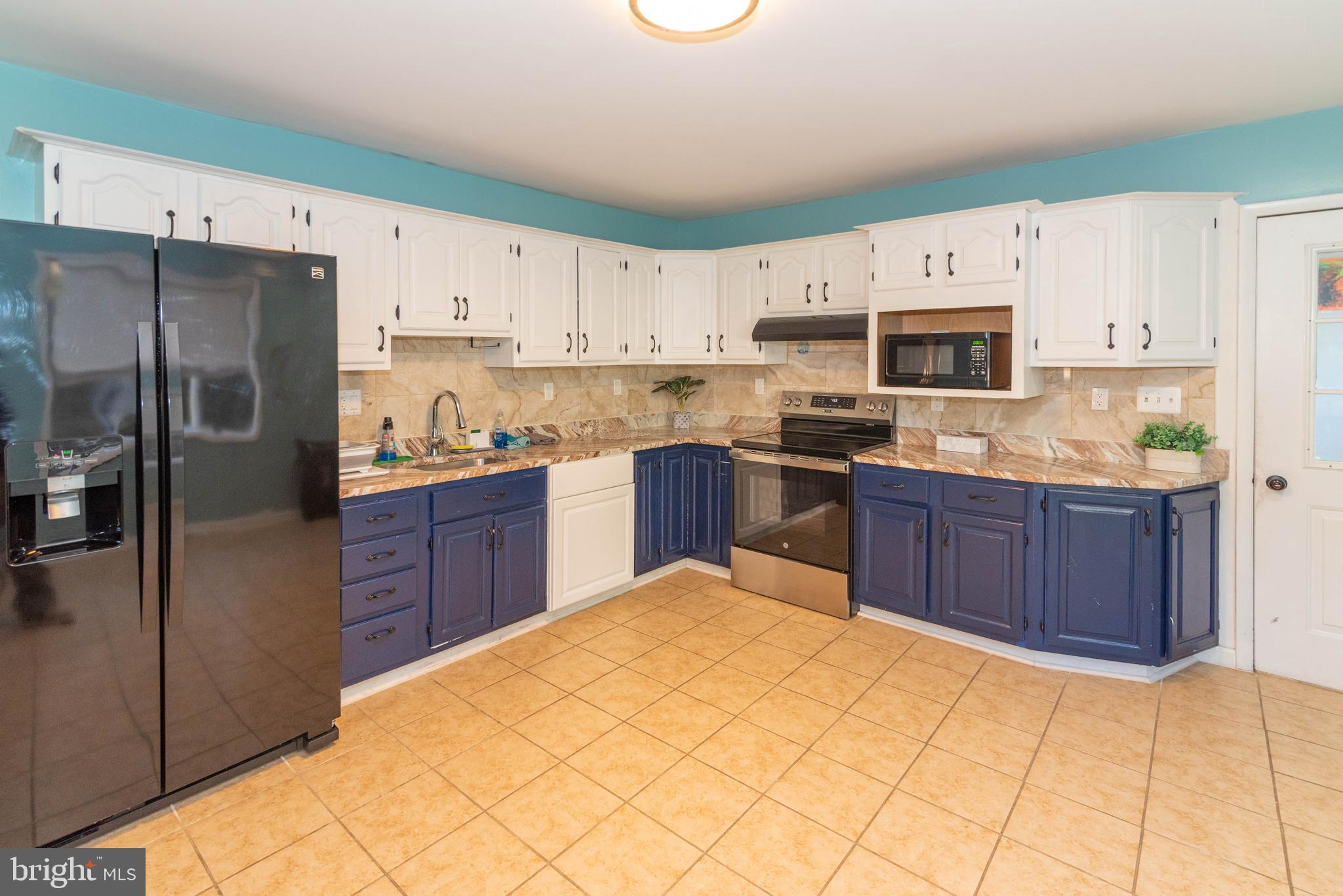 334 Upperlanding Road Essex, MD 21221 - Photo 12 of 57