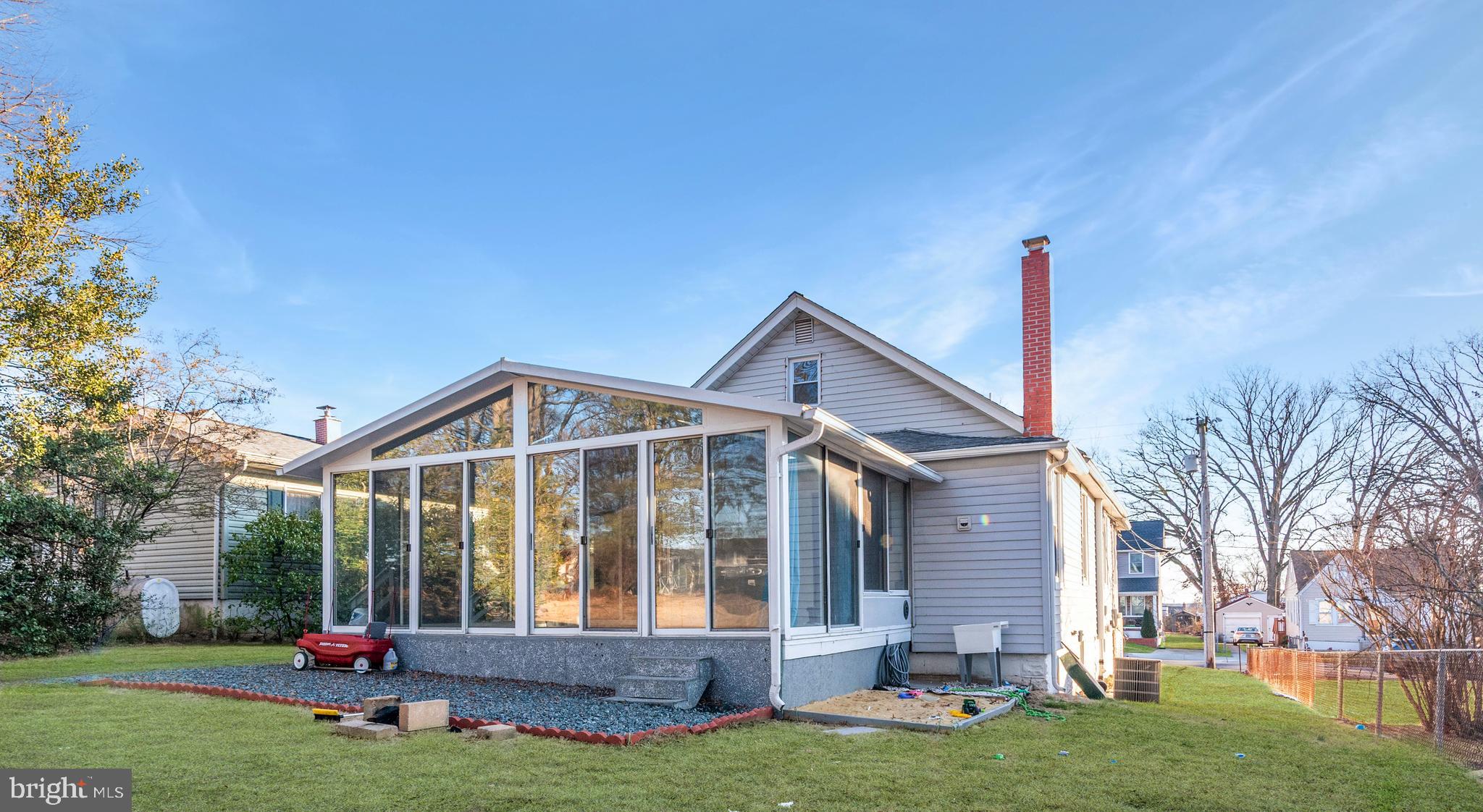 334 Upperlanding Road Essex, MD 21221 - Photo 4 of 57