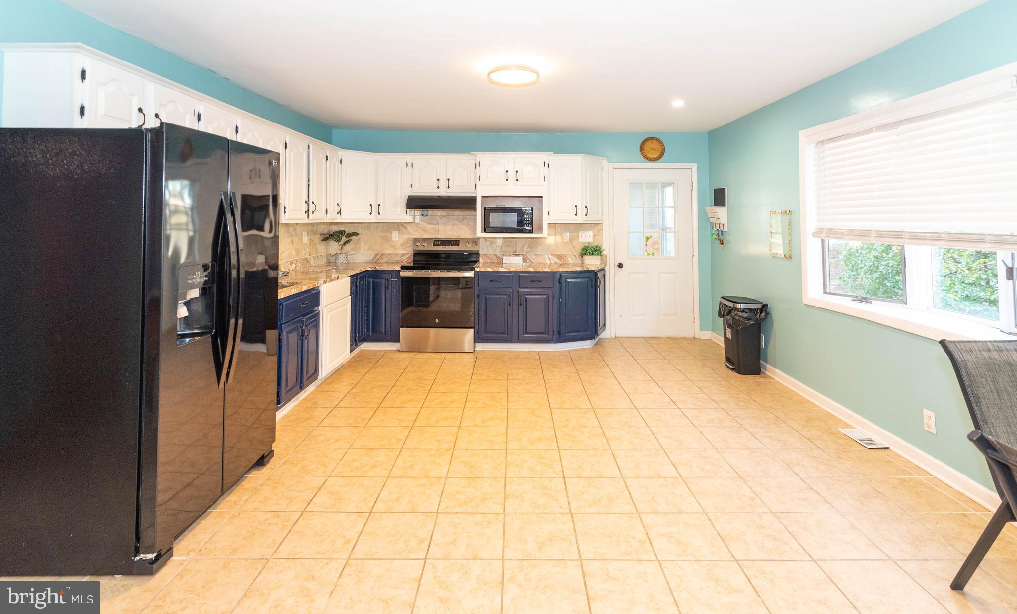 334 Upperlanding Road Essex, MD 21221 - Photo 10 of 57