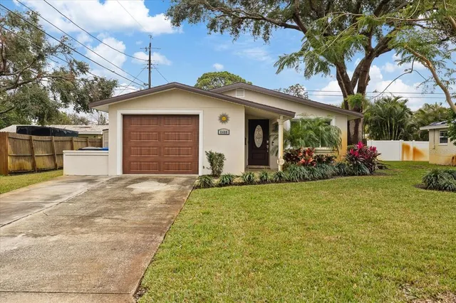 $2,995 | 6400 18th Avenue North, St. Petersburg, FL 33710