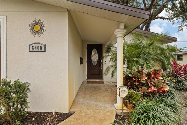 $2,600 | 6400 18th Avenue North, St. Petersburg, FL 33710