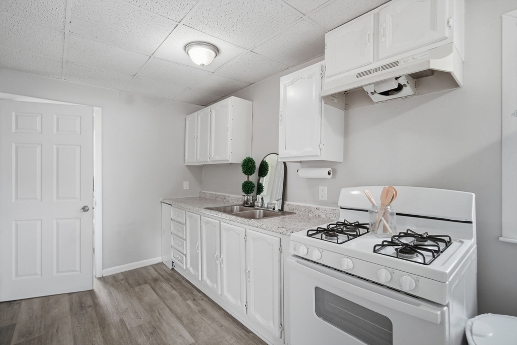 540 Armory Street Springfield, MA 01104 - Photo 12 of 28
