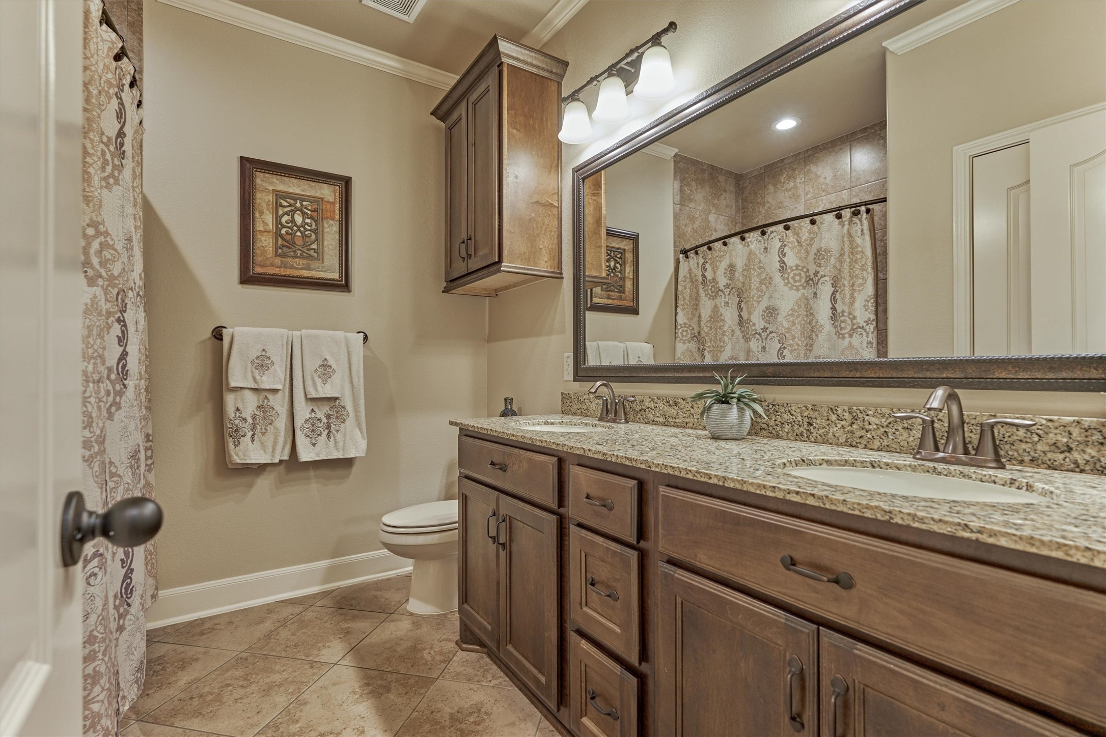 11598 Sebastian's Run Montgomery, TX 77316 - Photo 23 of 50 Well designed secondary full bathroom.