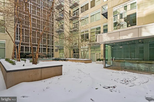 $350,000 | 23 South 23rd Street, Unit 3D, Philadelphia, PA 19103