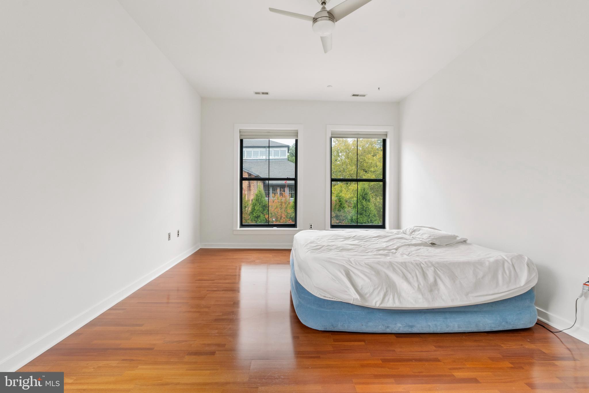 2007 Clipper Park Road, Unit 323 Baltimore, MD 21211 - Photo 16 of 25 primary bedroom