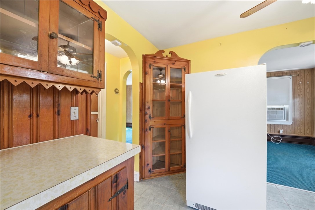 15 Rhodes Avenue East Providence, RI 02915 - Photo 5 of 27