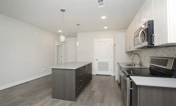 $299,000 | 4819 Caroline Street, Unit 206, Houston, TX 77004