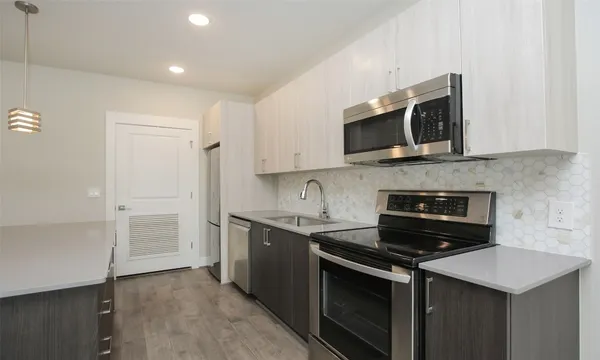 $299,000 | 4819 Caroline Street, Unit 206, Houston, TX 77004