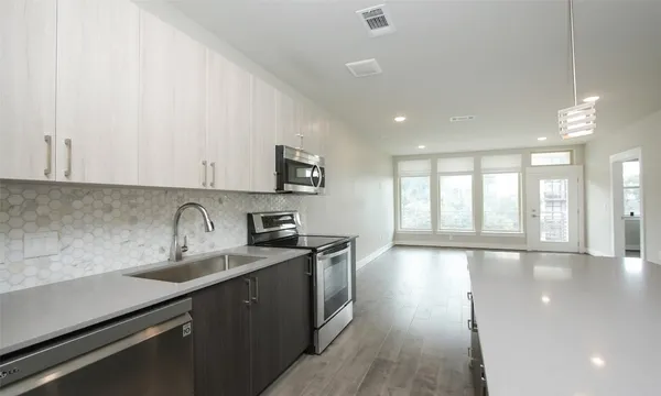 $299,000 | 4819 Caroline Street, Unit 206, Houston, TX 77004