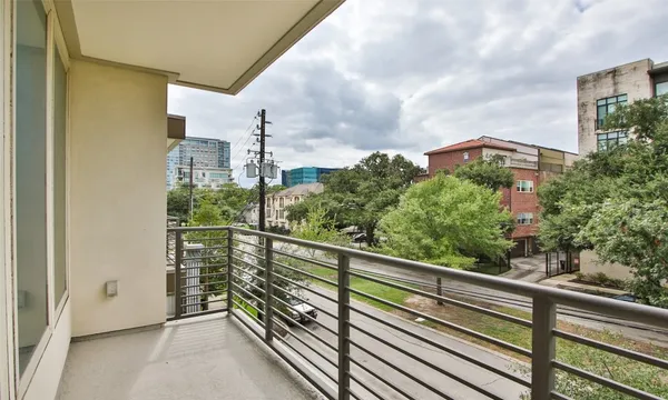 $299,000 | 4819 Caroline Street, Unit 206, Houston, TX 77004