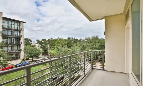 $299,000 | 4819 Caroline Street, Unit 206, Houston, TX 77004