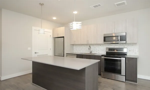 $299,000 | 4819 Caroline Street, Unit 206, Houston, TX 77004