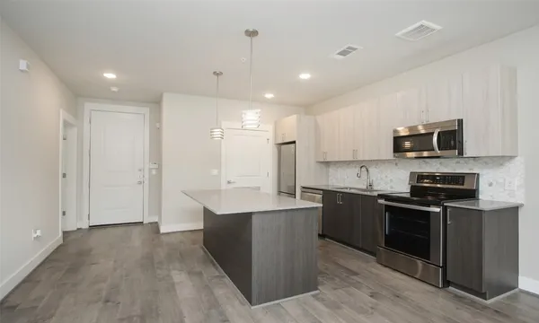 $299,000 | 4819 Caroline Street, Unit 206, Houston, TX 77004