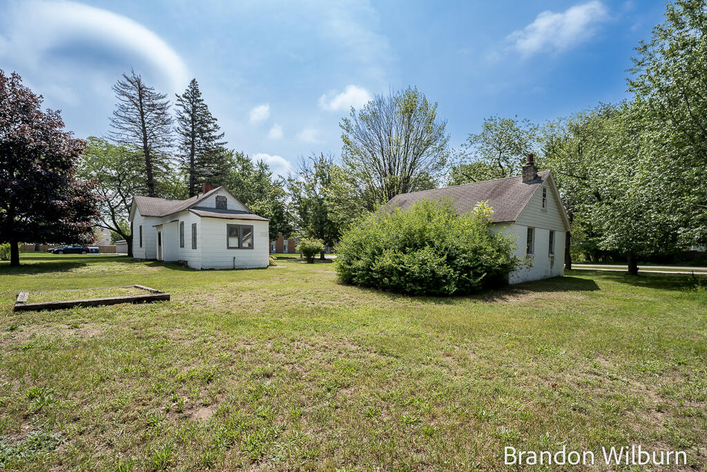3259 Maple Grove Road Muskegon, MI 49441 - Photo 3 of 36 3529MapleGroveRd-5LoRes