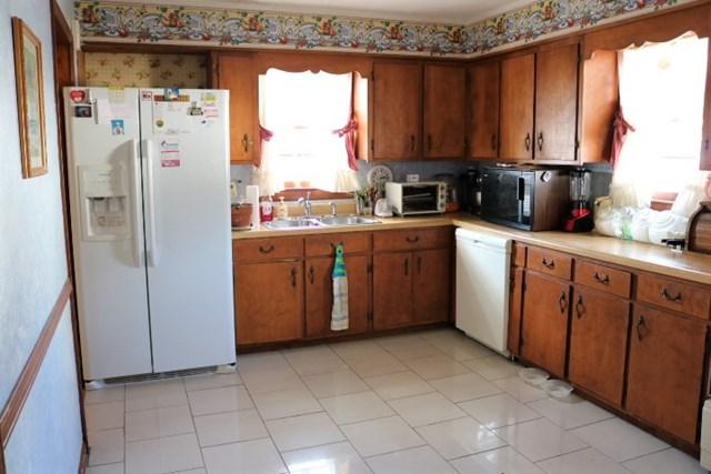 102 North Spring Street Sparta, TN 38583 - Photo 7 of 17 Kitchen