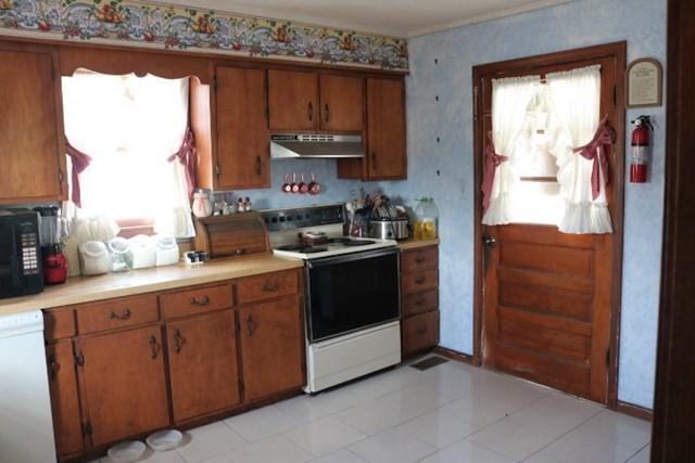 102 North Spring Street Sparta, TN 38583 - Photo 8 of 17 Kitchen