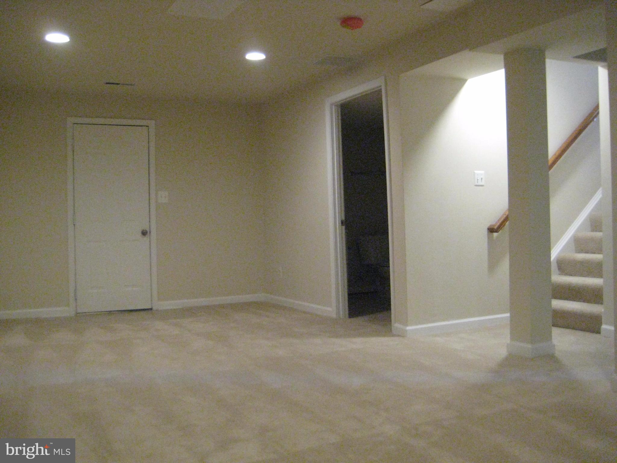 6725 Hemlock Point Road New Market, MD 21774 - Photo 11 of 16 FRESH 2 TONE PAINT AND NEW CARPETING