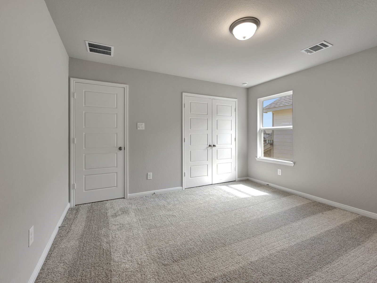 2127 Rawls Ranch Conroe, TX 77301 - Photo 29 of 32 Photo is not of the actual home, but is an inspirational photo of builder’s model home and may depict options, furnishings, and/or decorator features that are not included