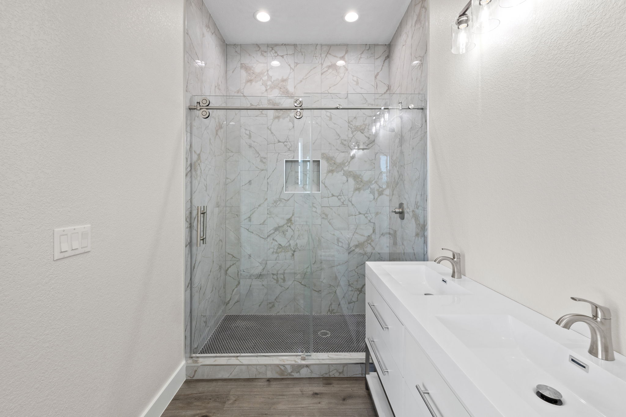 210 Jacaranda Drive Dale, TX 78616 - Photo 32 of 37 a bathroom with a bathtub and a shower