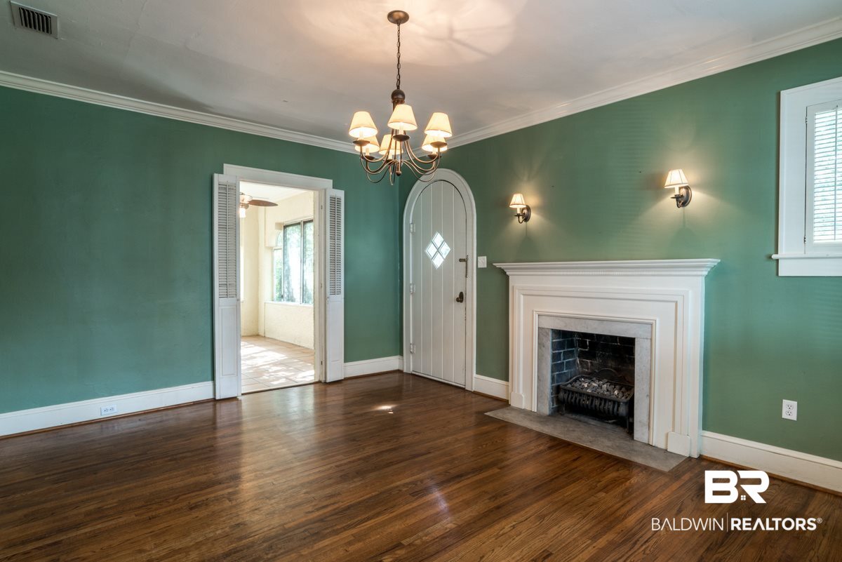 1908 Old Government Street Mobile, AL 36606 - Photo 3 of 32 Living Room Fireplace