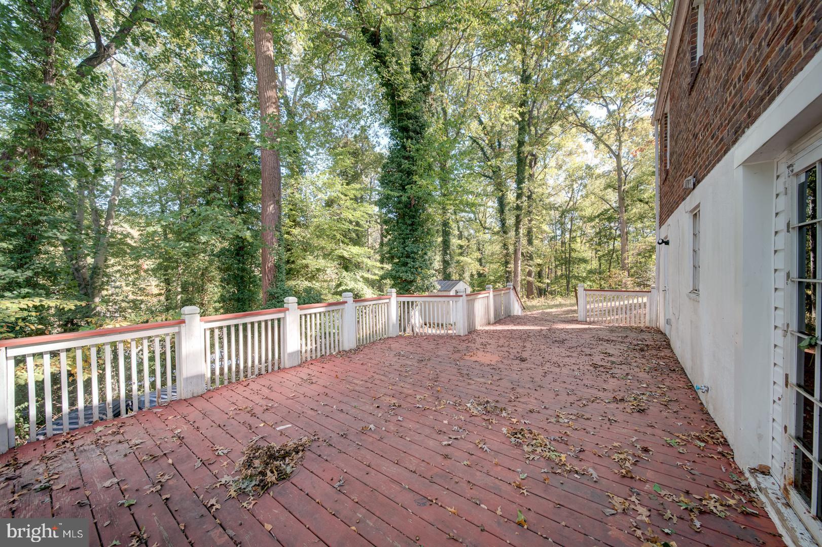 802 Modoc Lane Oxon Hill, MD 20745 - Photo 6 of 34 a view of backyard space