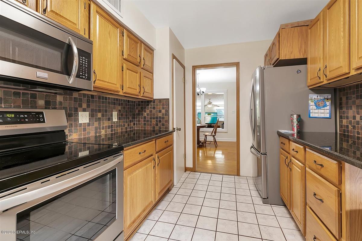 3705 Hilliard Road Jacksonville, FL 32217 - Photo 10 of 32 06-Kitchen