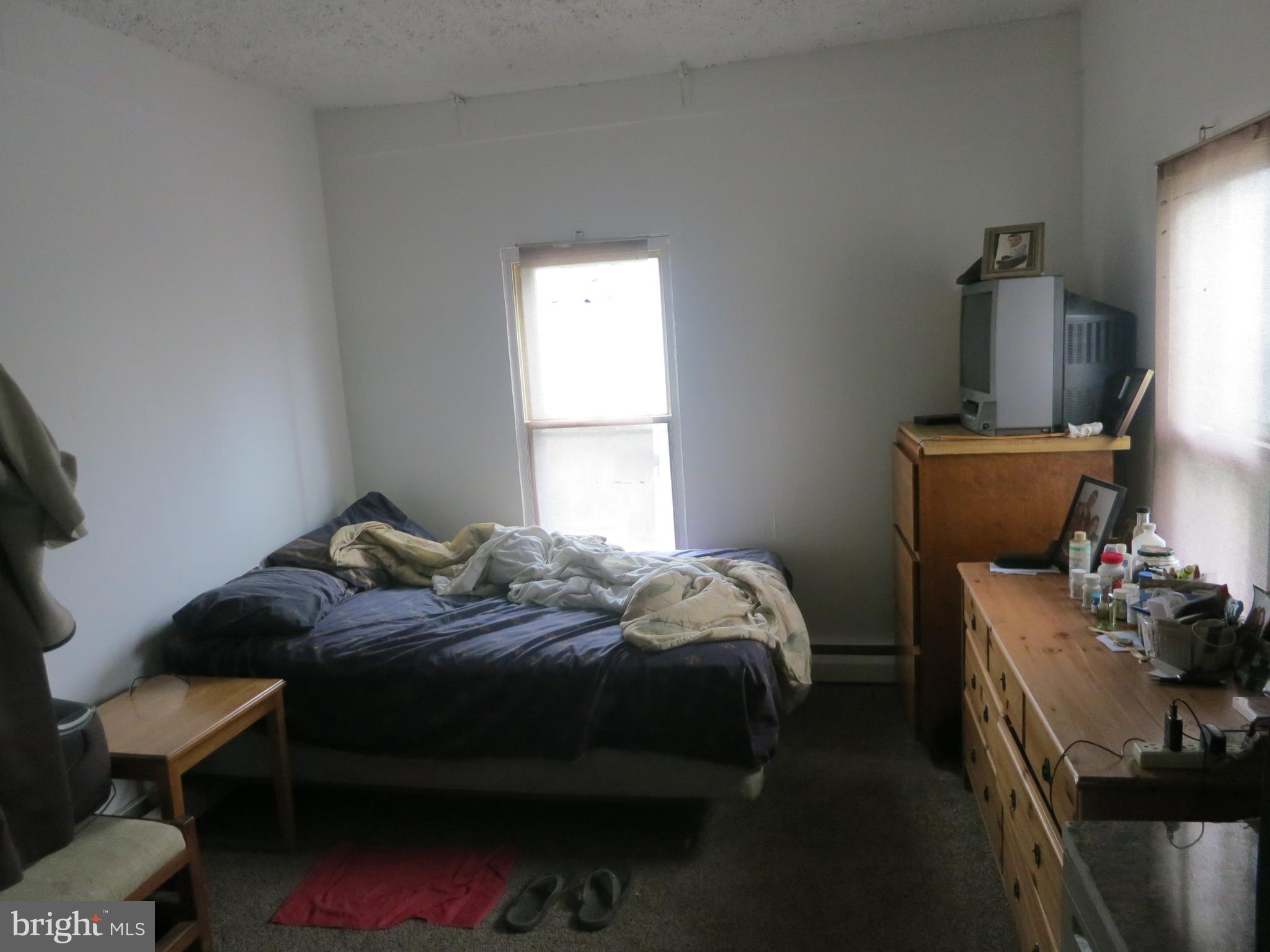 59 Richfield Road Upper Darby, PA 19082 - Photo 6 of 10 1st Fl Bedroom