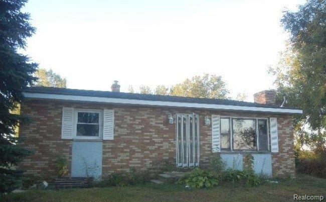 6671 Frankenmuth Road Vassar, MI 48768 - Photo 1 of 6 7438434219 Front view.jpg
