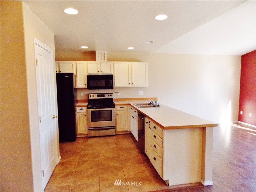 6517 198th Way Southwest Rochester, WA 98579 - Photo 11 of 25