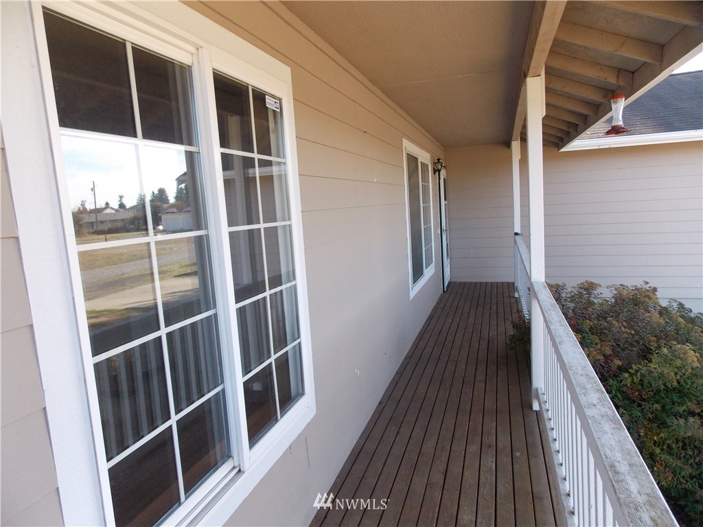 6517 198th Way Southwest Rochester, WA 98579 - Photo 3 of 25