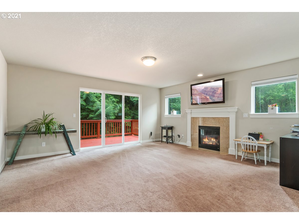9570 Southwest Diamond View Way Beaverton, OR 97007 - Photo 8 of 31 Gallery Image 8