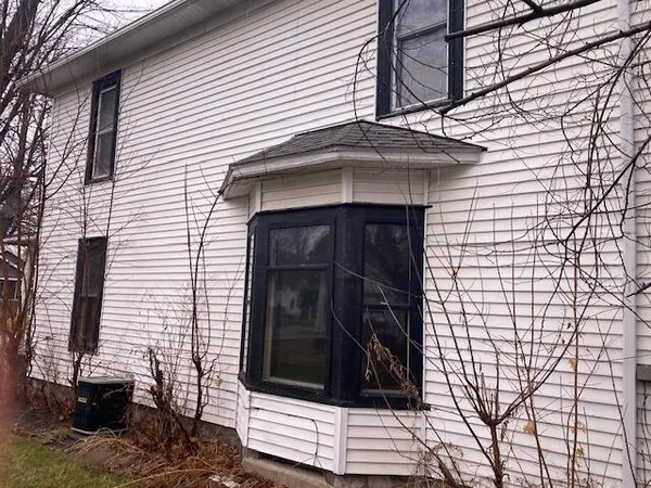 $93,000 | 707 North Nottawa Street, Sturgis, MI 49091