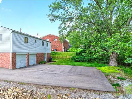 $250,000 | 35 Frances Drive, Coraopolis, PA 15108