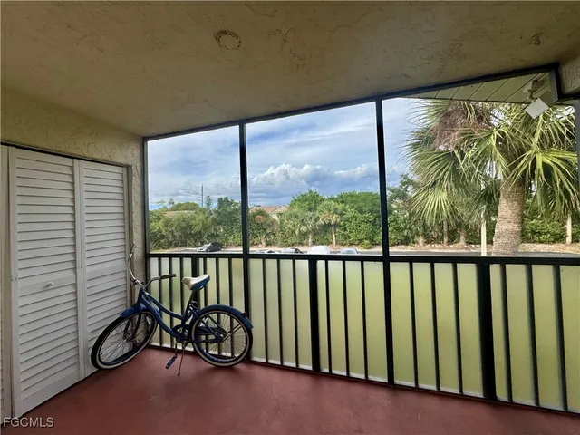 $1,250 | 8061 Country Road, Unit 202, Fort Myers, FL 33919