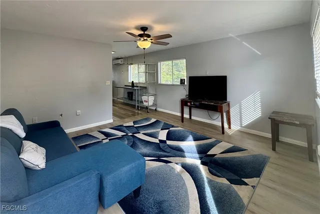 $1,250 | 8061 Country Road, Unit 202, Fort Myers, FL 33919