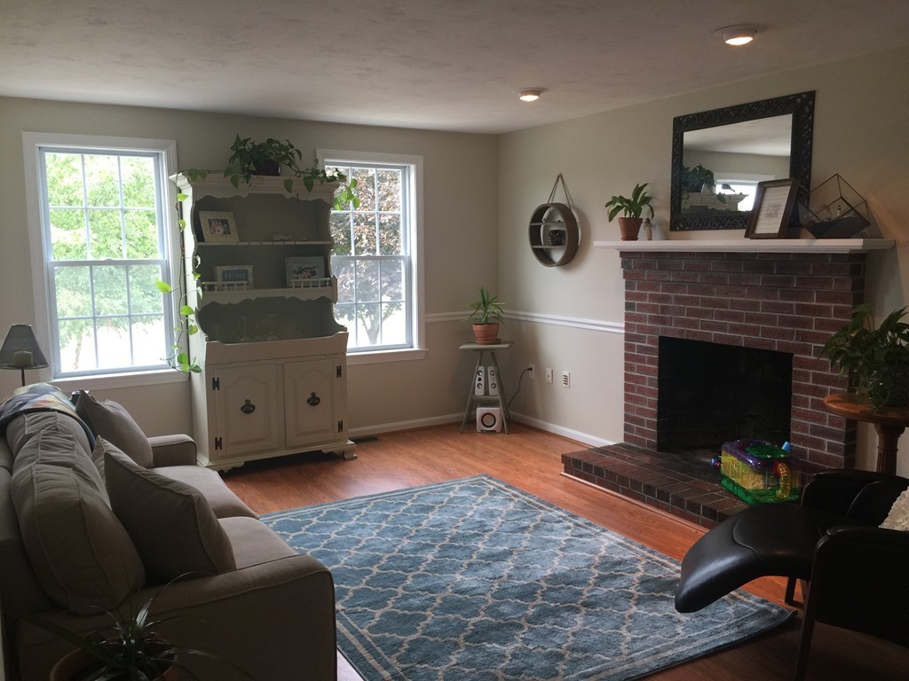 20 Roberta Road Blackstone, MA 01504 - Photo 2 of 24 Gallery Image 2