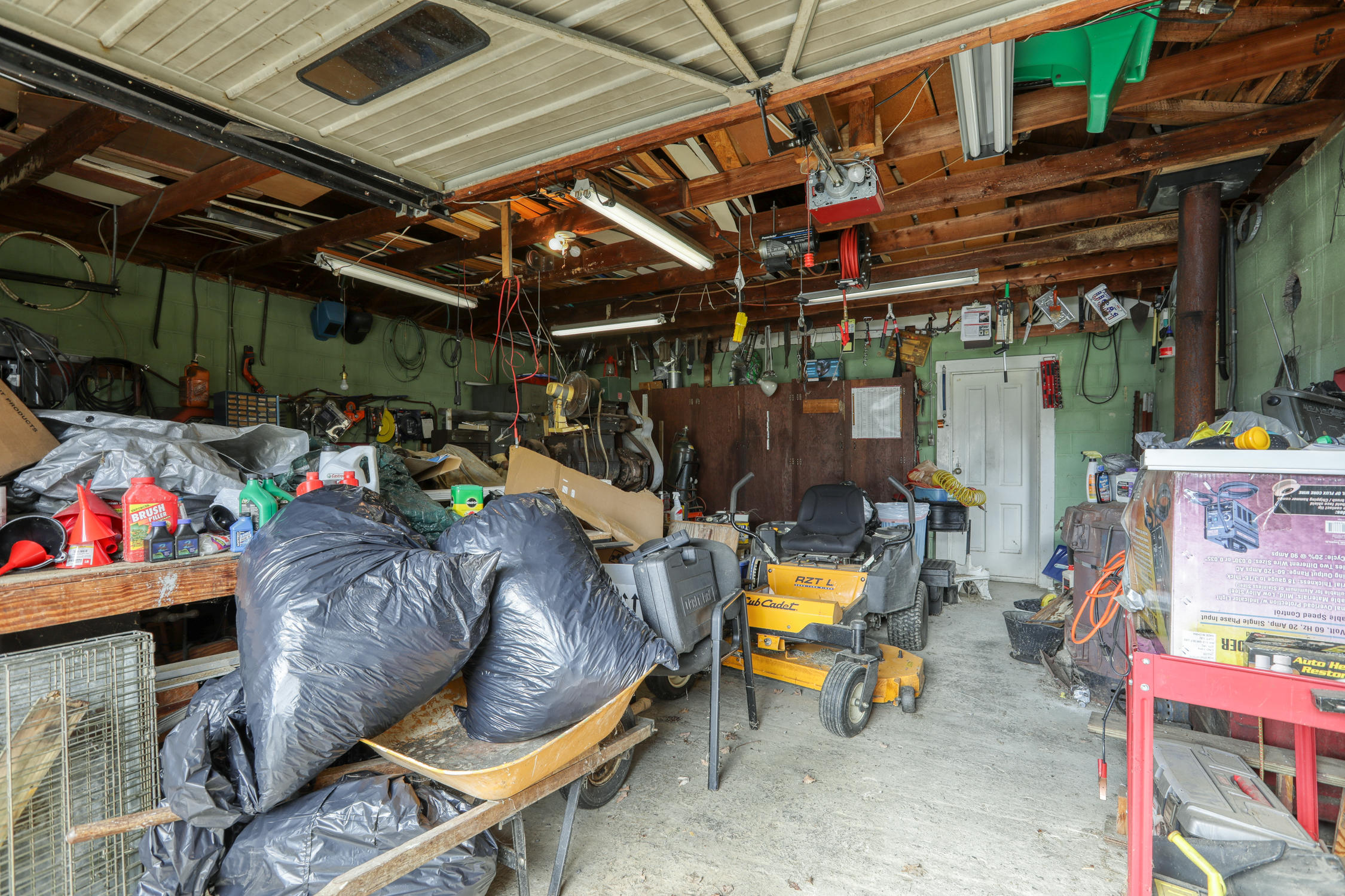 124 Old Hwy Road Bulls Gap, TN 37711 - Photo 12 of 70 Inside the detached garge